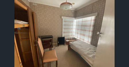 HUGE HOME WITH 2 SEPARATE LIVING AREAS - Photo 5