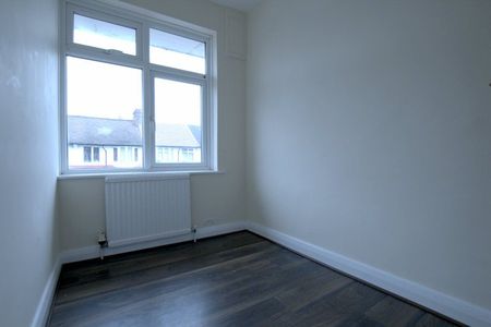 4 Bed Semi-Detached House, Foxley Road, CR7 - Photo 2