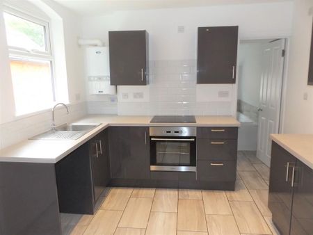 3 bedroom terraced house to rent - Photo 5