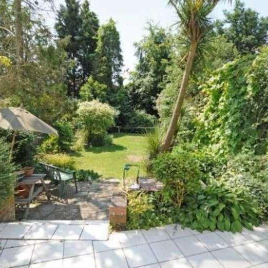 Canons Drive, Edgware, HA8 - Photo 1