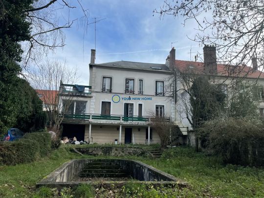 TRES BELLE MAISON A LOUVRES NON MEUBLE AVEC JARDIN EXCEPTIONNEL DE 1150 M2 - Photo 1