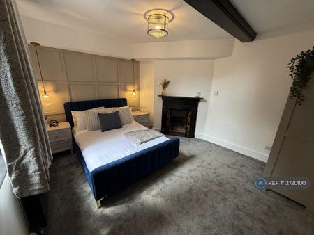 1 bedroom in a house share to rent - Photo 2