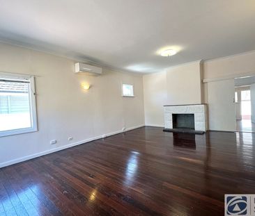 SPACIOUS CHARACTER HOME HOME OPEN WEDNESDAY 18 FEBRUARY AT 10.40AM ... - Photo 2