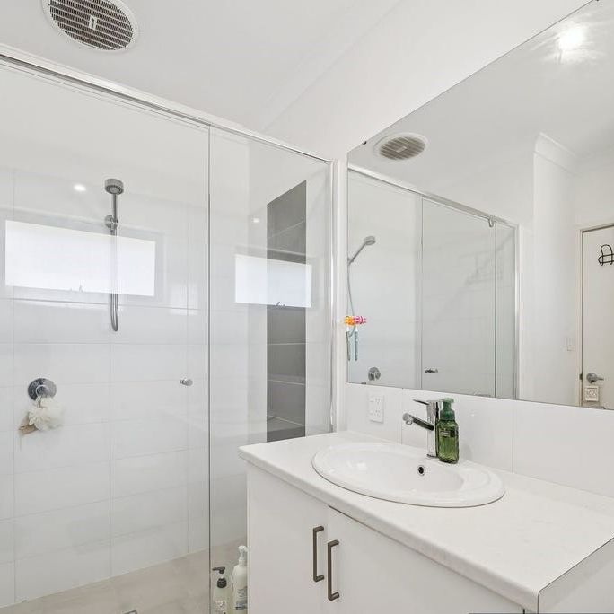 40 Becker Loop, Mandogalup WA 6167 - House For Rent | Domain - Photo 1
