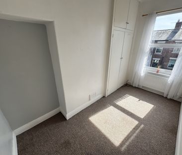 4, Brunswick Place, Preston - Photo 2