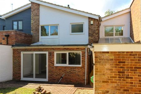 4 bedroom house to rent - Photo 2