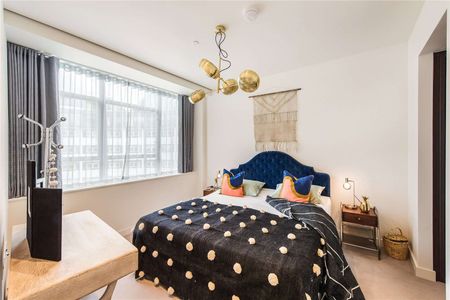 A fantastic 1 bedroom apartment in the iconic Television Centre development - Photo 3