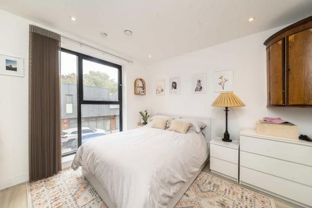 3 bedroom flat to rent - Photo 3