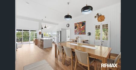 Quaint Queenslander Cottage on Acreage with large shed. - Photo 2