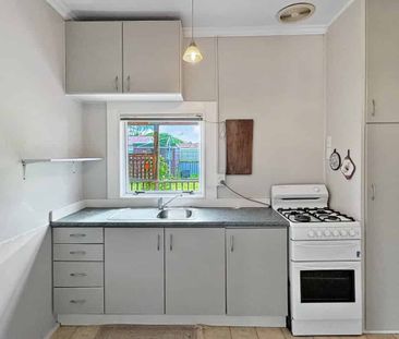 WHANGANUI EAST - 3 BEDROOMS - Photo 2