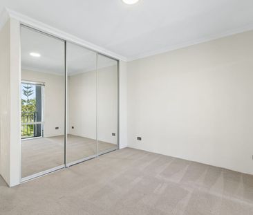 Modern 2x2 Apartment with Park Views - Photo 2