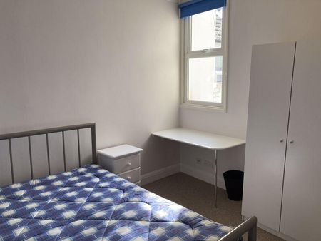 5 bedroom terraced house to rent - Photo 3