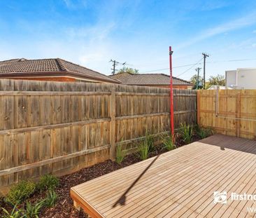 Simply The Best! - Photo 2