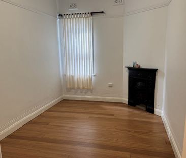 Spacious Character Home in the heart of Neutral Bay - Photo 1