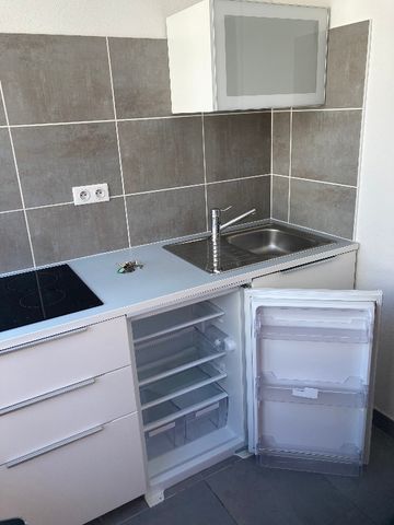 Location Appartement 1 pièce 28m² - Photo 2