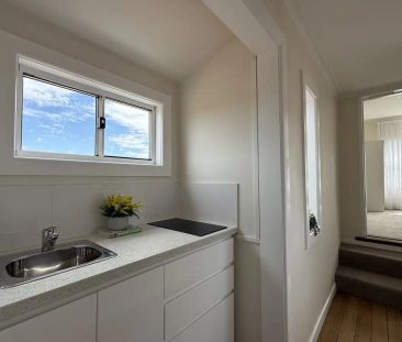 “Bright & Modern Studio Apartment with Stunning Views” - Photo 6