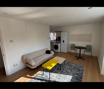1 Bed Flat, Franklin Way, CR0 - Photo 1