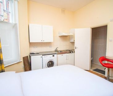 Studio to rent - Photo 2