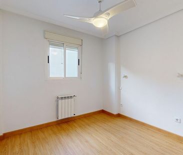 Piso de alquiler en Calle de Pinos Baja, Valdeacederas - Photo 2