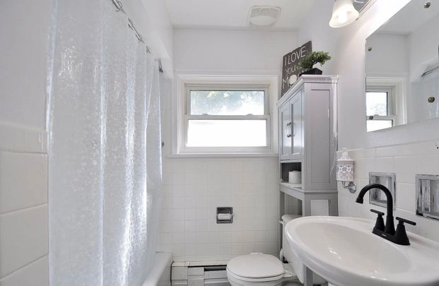 For Lease - 442 Highland Road, Kitchener, Ontario - Photo 1