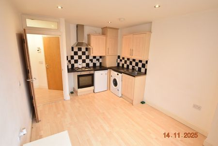 1 Bed Flat, T L House, LU1 - Photo 3