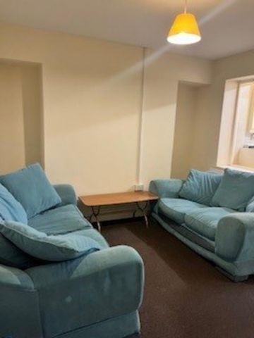 4 bedroom terraced house to rent - Photo 3