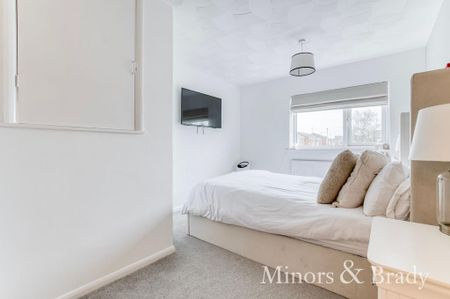 3 bedroom semi-detached house to rent - Photo 5