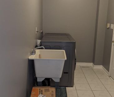 For Lease - 7149 Sunthorpe Lane Unit# (UPPER), Mississauga, Ontario - Photo 3