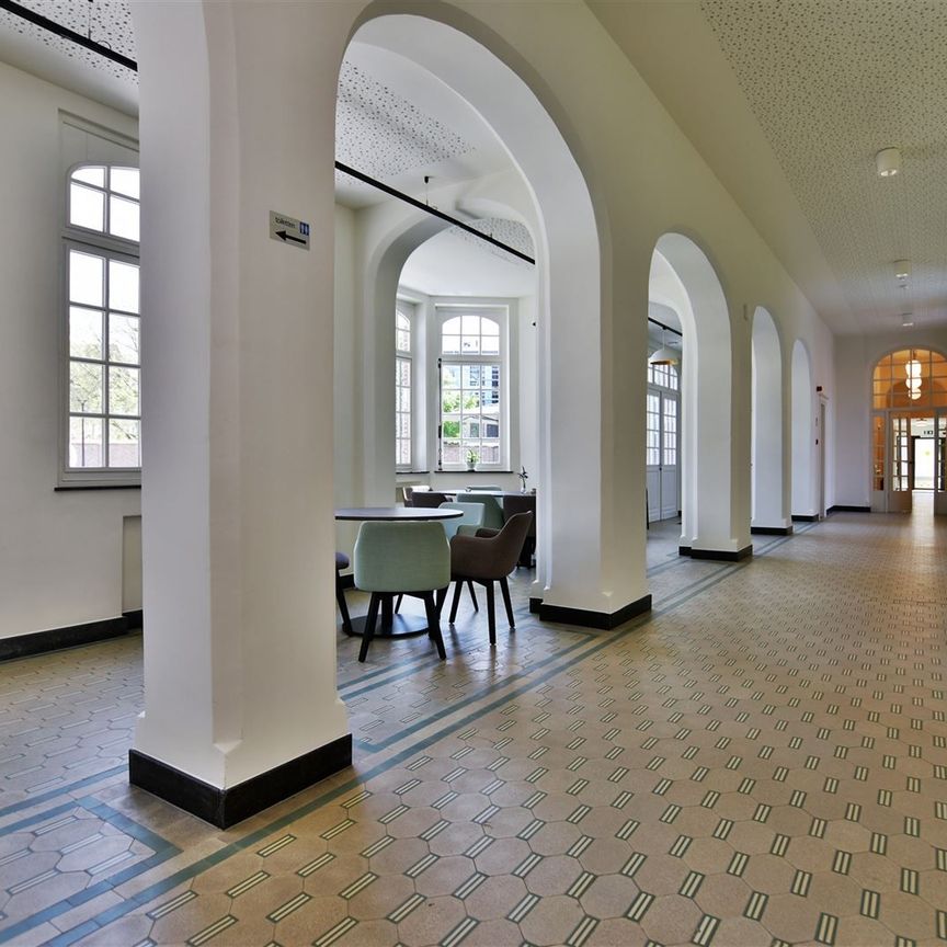 Prachtige assisentiewoning in het beschermd monument genaamd "Zwartzusterklooster" gelegen in het hartje van Dendermonde. - Photo 1