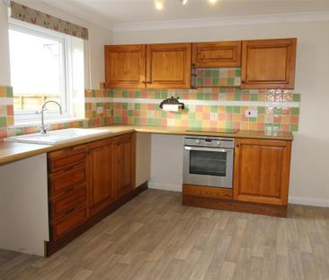 2 bedroom terraced house to rent - Photo 2