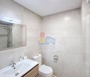 Piso en alquiler en Reyes Católicos - Photo 2