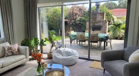 A super stylish home in a dress circle location - Photo 2