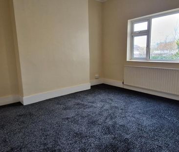 4 bedroom semi-detached house to rent - Photo 1