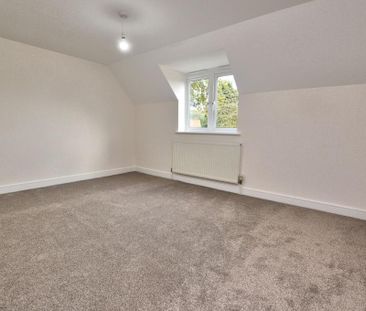 3 bedroom link detached house to rent - Photo 4