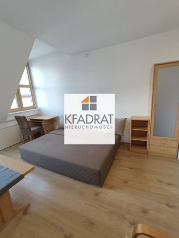 Podzamcze 2-pok. mieszkanie z niezależną kuchnią - Zdjęcie 2