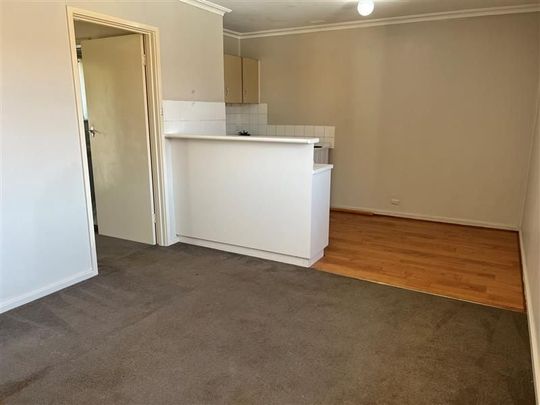 4/15 Adams Street, Queanbeyan - Photo 1