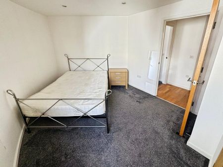 2 bedroom flat to rent - Photo 3
