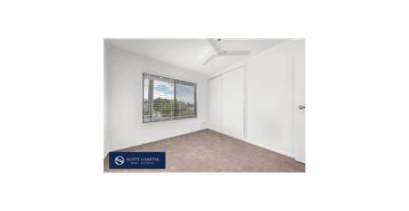 LARGE FAMILY HOME IN ASHMORE - Photo 4