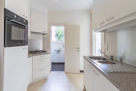 Gezinswoning met 4 slaapkamers en tuin in Wilrijk! - Photo 5