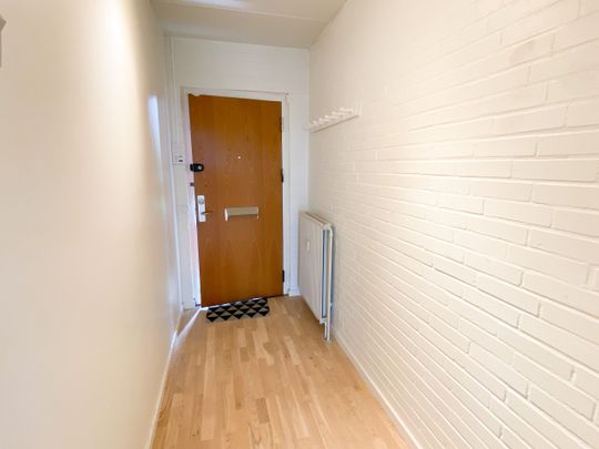 Hyggelig 2-værelses lejlighed på med stor altan - Foto 1