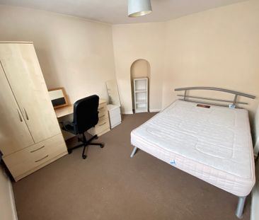 4 Bed Student Accommodation - Photo 1