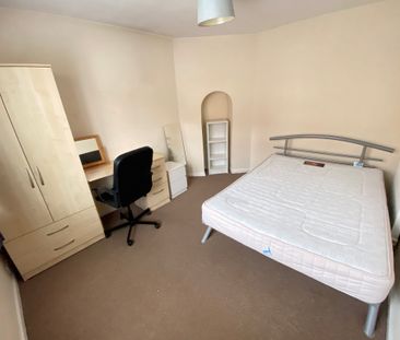 4 Bed Student Accommodation - Photo 6