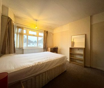 1 bedroom in a house share to rent - Photo 4