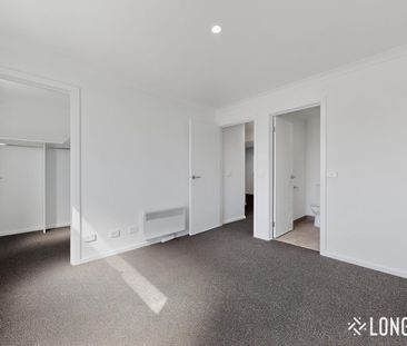 Modern Living in Clyde North – Convenience Meets Lifestyle - Photo 4