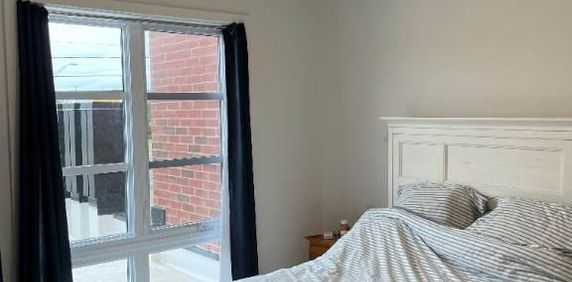 Grand 3 1/2 Mont-St-Hilaire 884pi2 - Photo 2