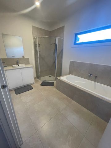 Springvale - Photo 2