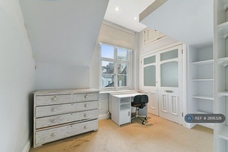 2 bedroom flat to rent - Photo 2