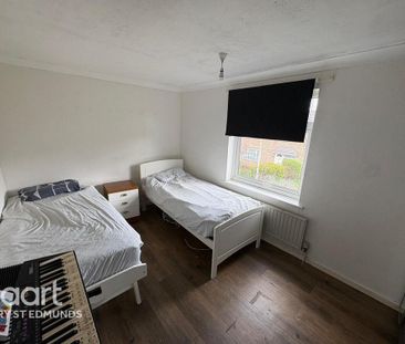 3 bedroom end of terrace house to rent - Photo 3