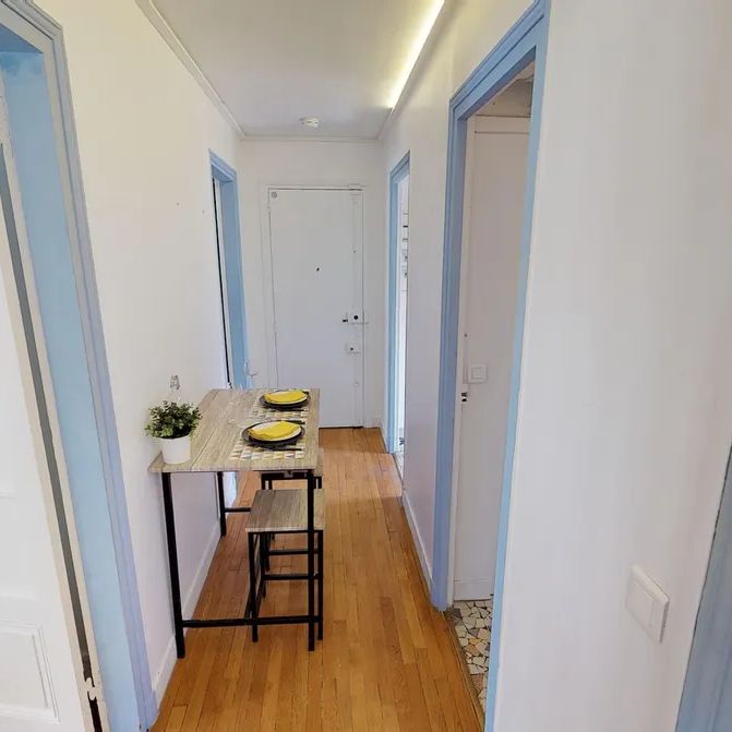 12 Rue Barbès 12, Paris - Photo 1