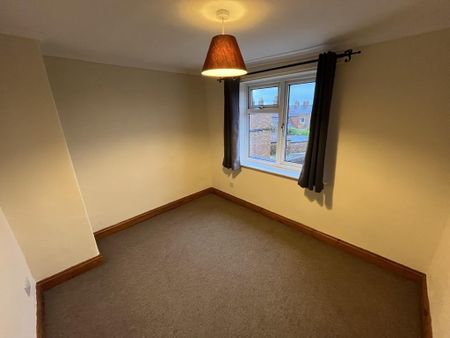 2 bedroom terraced house to rent - Photo 4